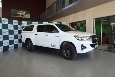 2018 Toyota Hilux 2.8 GD-6 Raider Double Cab 4x4  - ABS, AIRCON, CLIMATE CONTROL, ELECTRIC WINDOWS, LEATHER SEATS, TOWBAR, XENON LIGHTS, AIRBAGS, ALARM, CRUISE CONTROL, PARTIAL-SERVICE RECORD, RADIO, BLUETOOTH, USB, AUX, CD, CANOPY, SPARE KEYS. Finance available, trade-ins welcome, Rental, T&C'S apply!!!